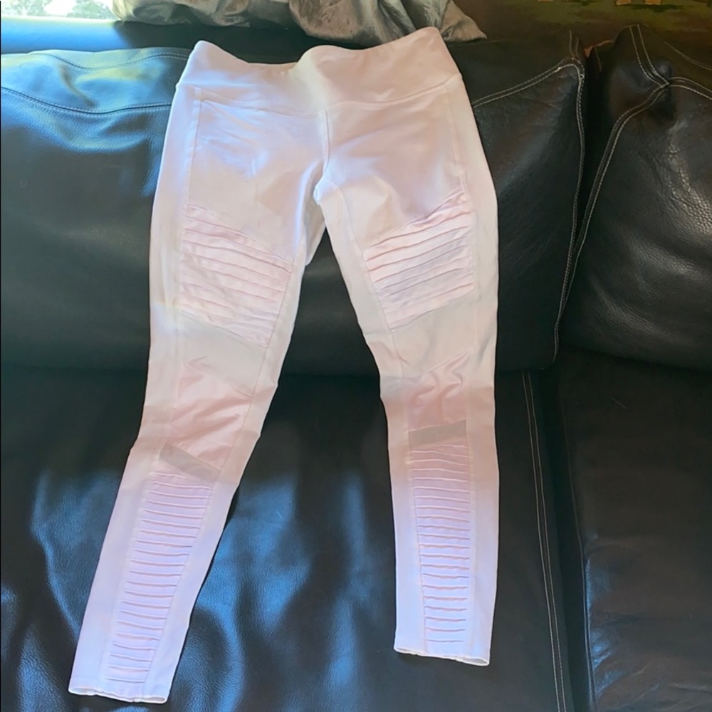 Alo Yoga white work out pants
